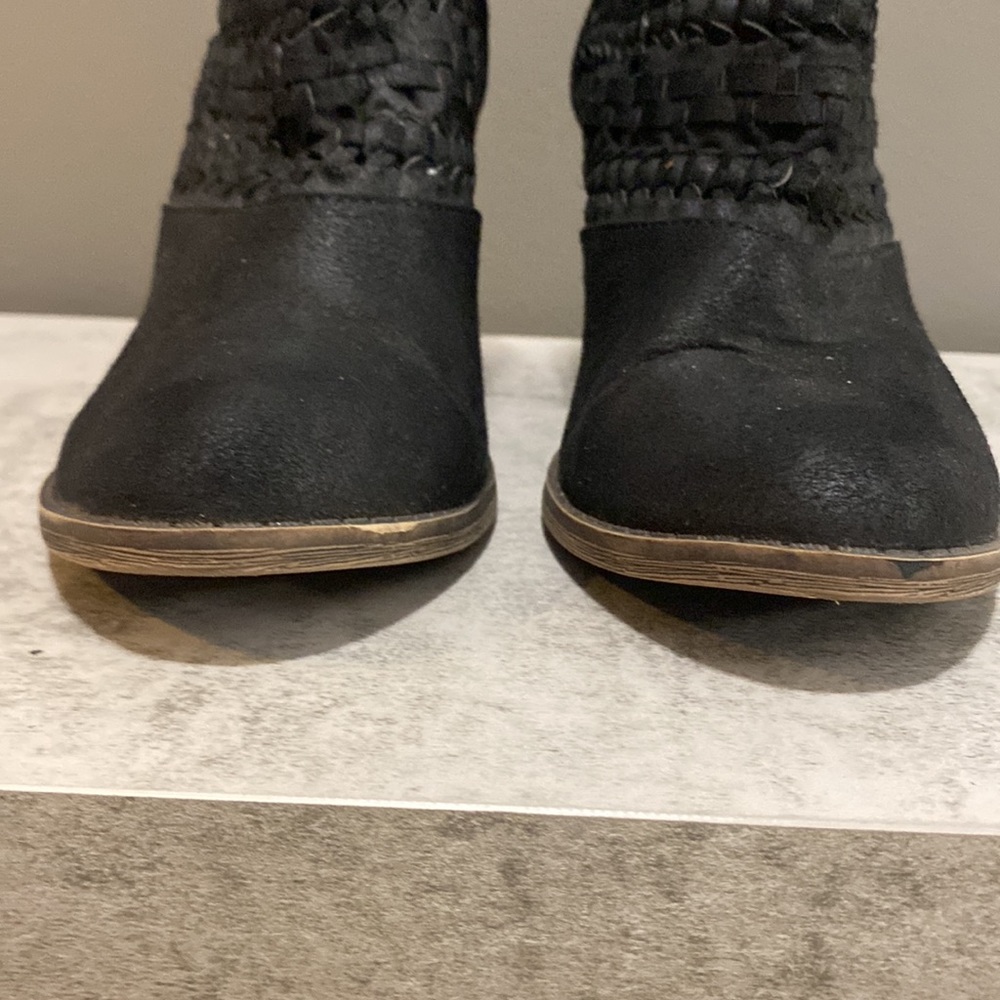 Fergalicious Wanderer Black Ankle Bootie Size 7 - Picture 4 of 10